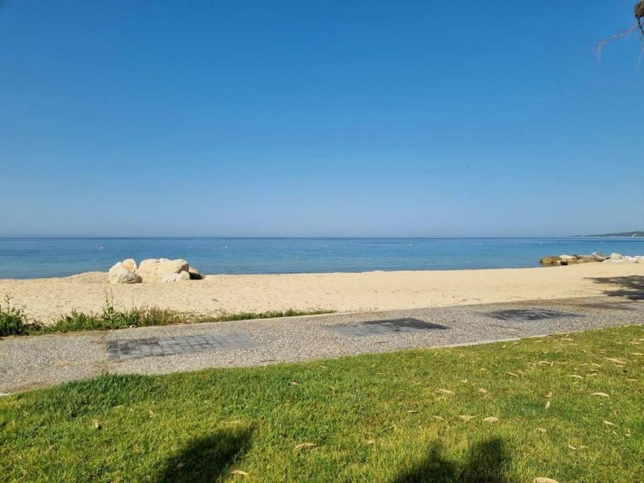 Our Home-Fully Renovated Apartments And Studios By The Sea Nikiti  Extérieur photo