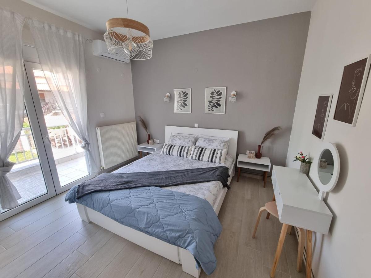 Our Home-Fully Renovated Apartments And Studios By The Sea Nikiti  Extérieur photo