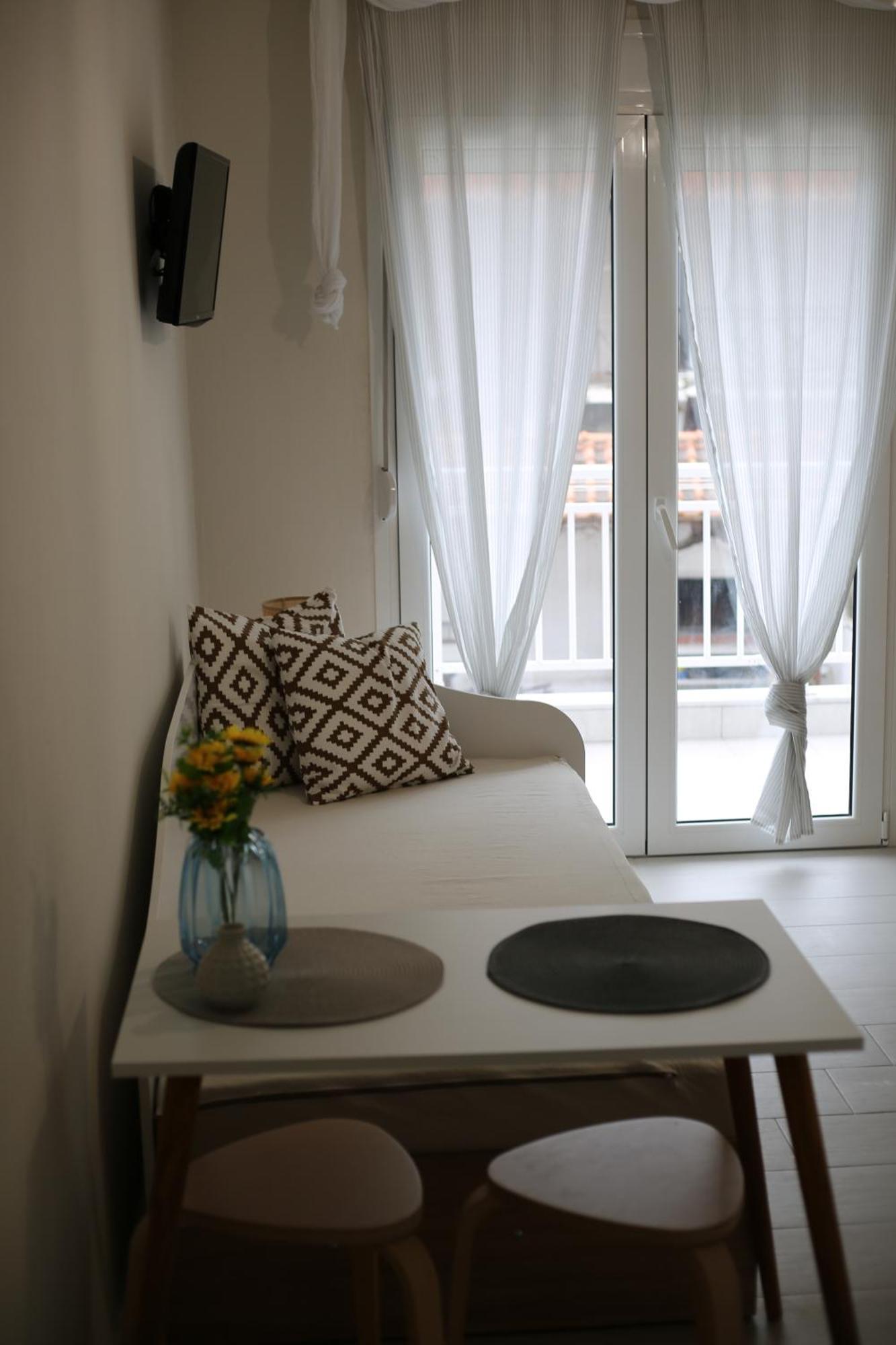 Our Home-Fully Renovated Apartments And Studios By The Sea Nikiti  Extérieur photo