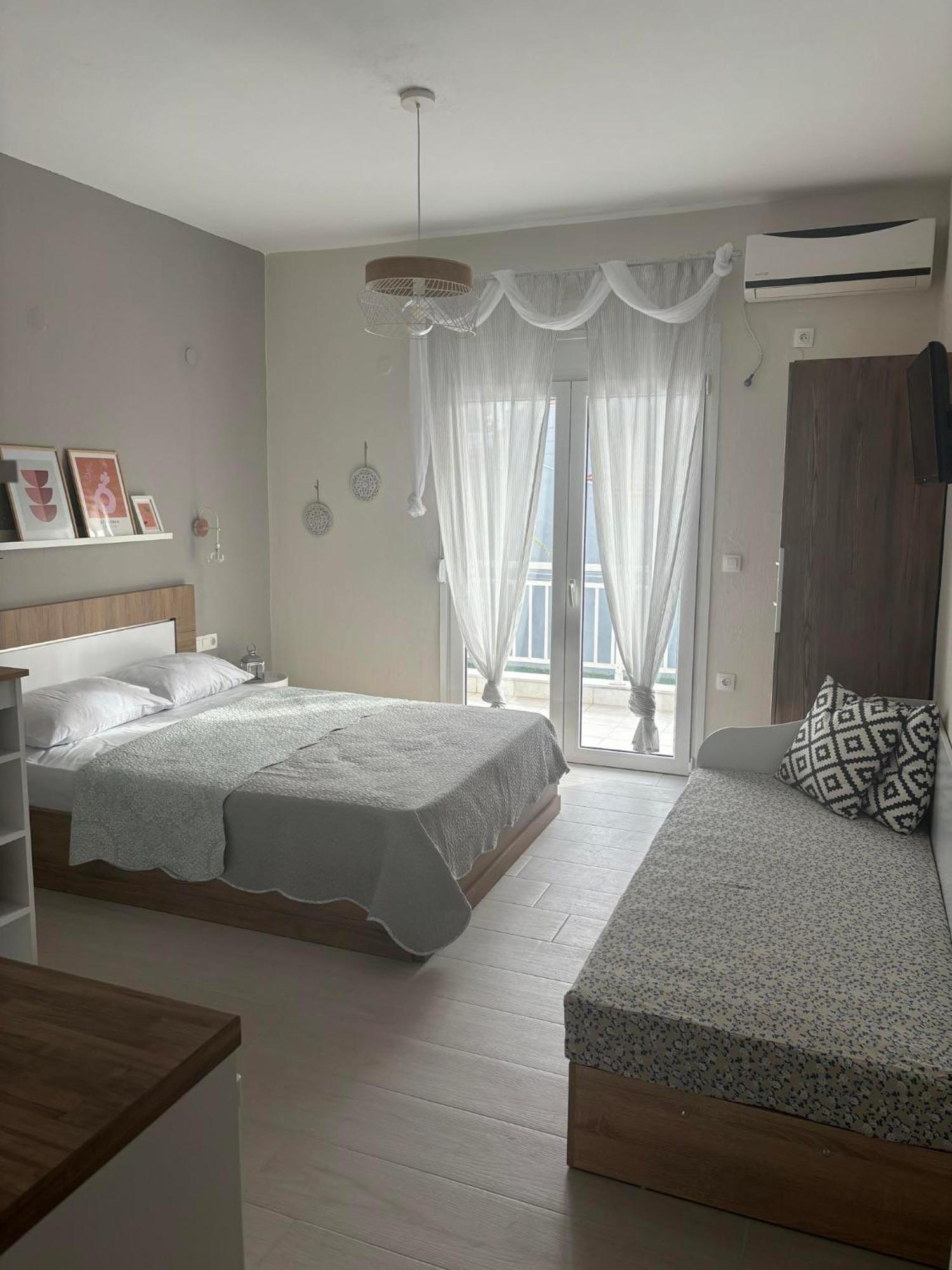 Our Home-Fully Renovated Apartments And Studios By The Sea Nikiti  Extérieur photo