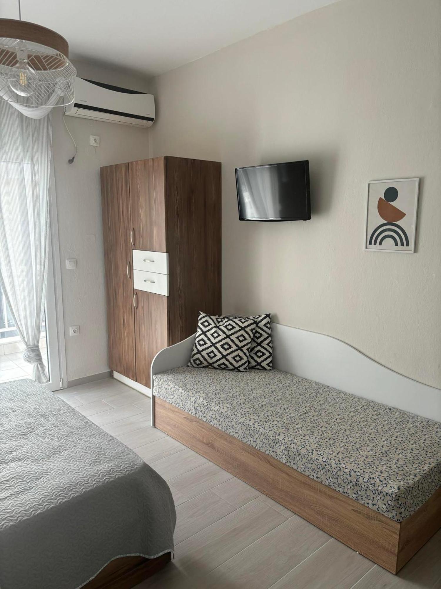 Our Home-Fully Renovated Apartments And Studios By The Sea Nikiti  Extérieur photo